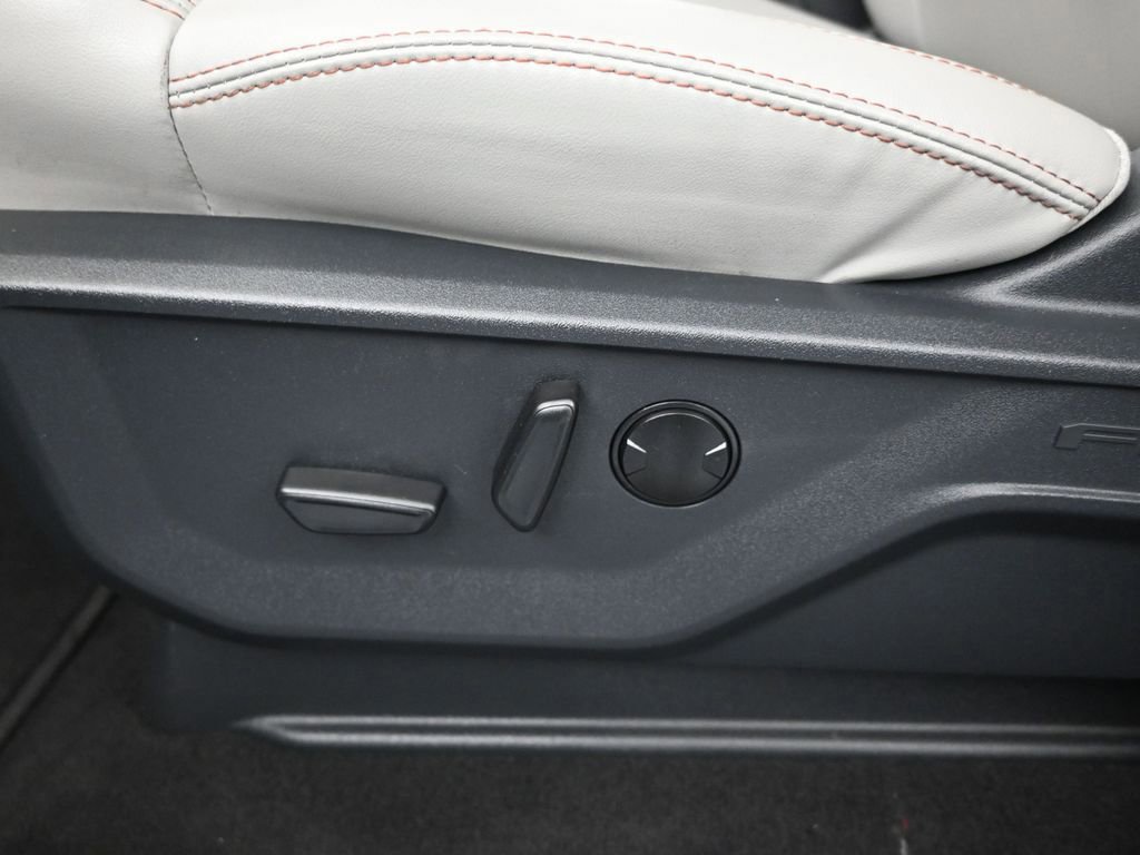 Certified 2025 Ford Expedition Active AWD/4WD image 37