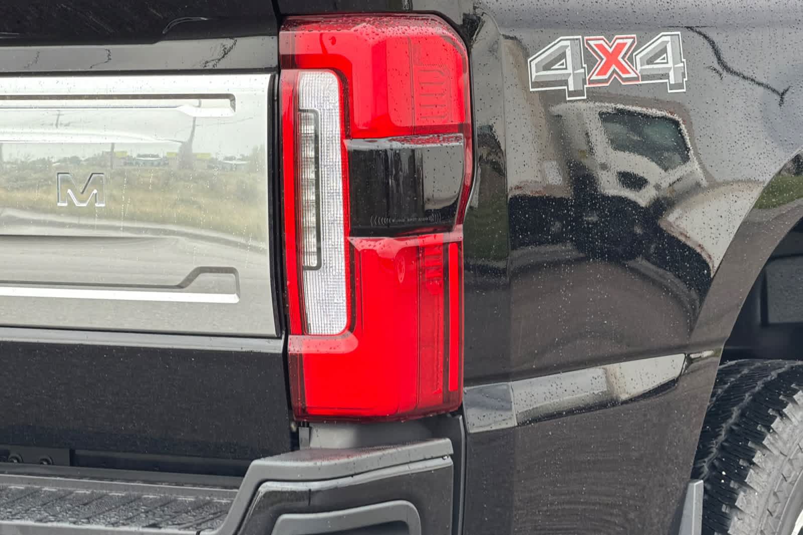 Certified 2025 Ford F350 Platinum w/ Platinum Plus Package AWD/4WD image 27