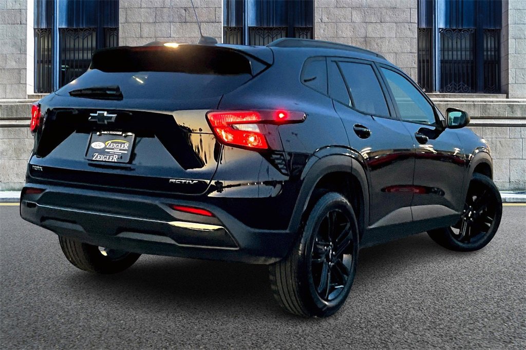 Used 2024 Chevrolet Trax ACTIV w/ Driver Confidence Package image 11