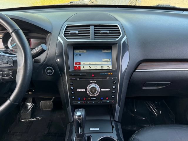 Certified 2017 Ford Explorer Limited AWD/4WD image 2
