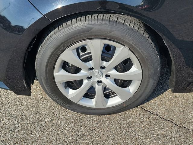 Used 2023 Toyota Corolla LE FWD image 9