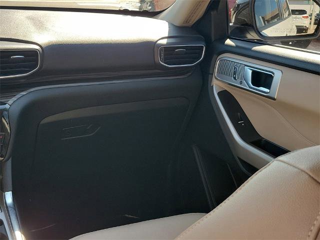 Certified 2022 Ford Explorer Limited w/ Equipment Group 301A image 16