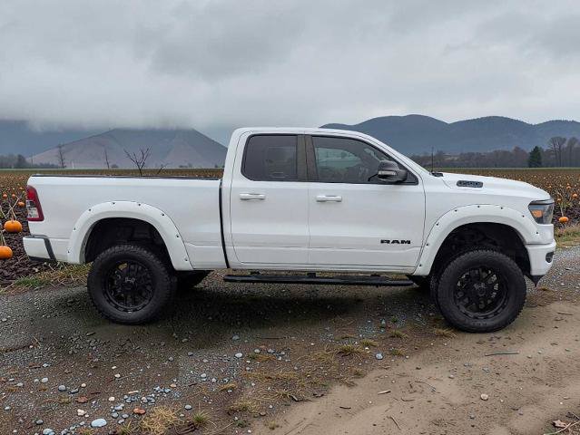 Used 2022 RAM 1500 Big Horn w/ Night Edition AWD/4WD image 7