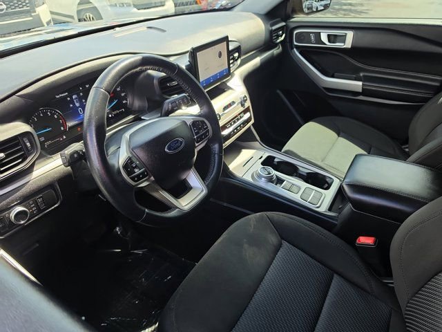 Certified 2022 Ford Explorer XLT RWD image 16