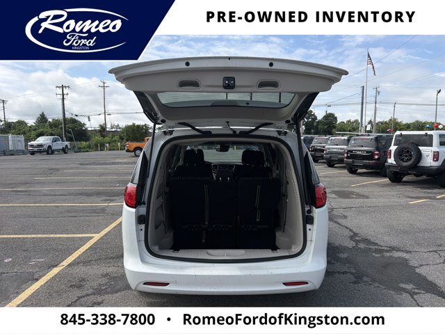 Used 2023 Chrysler Voyager LX FWD image 30