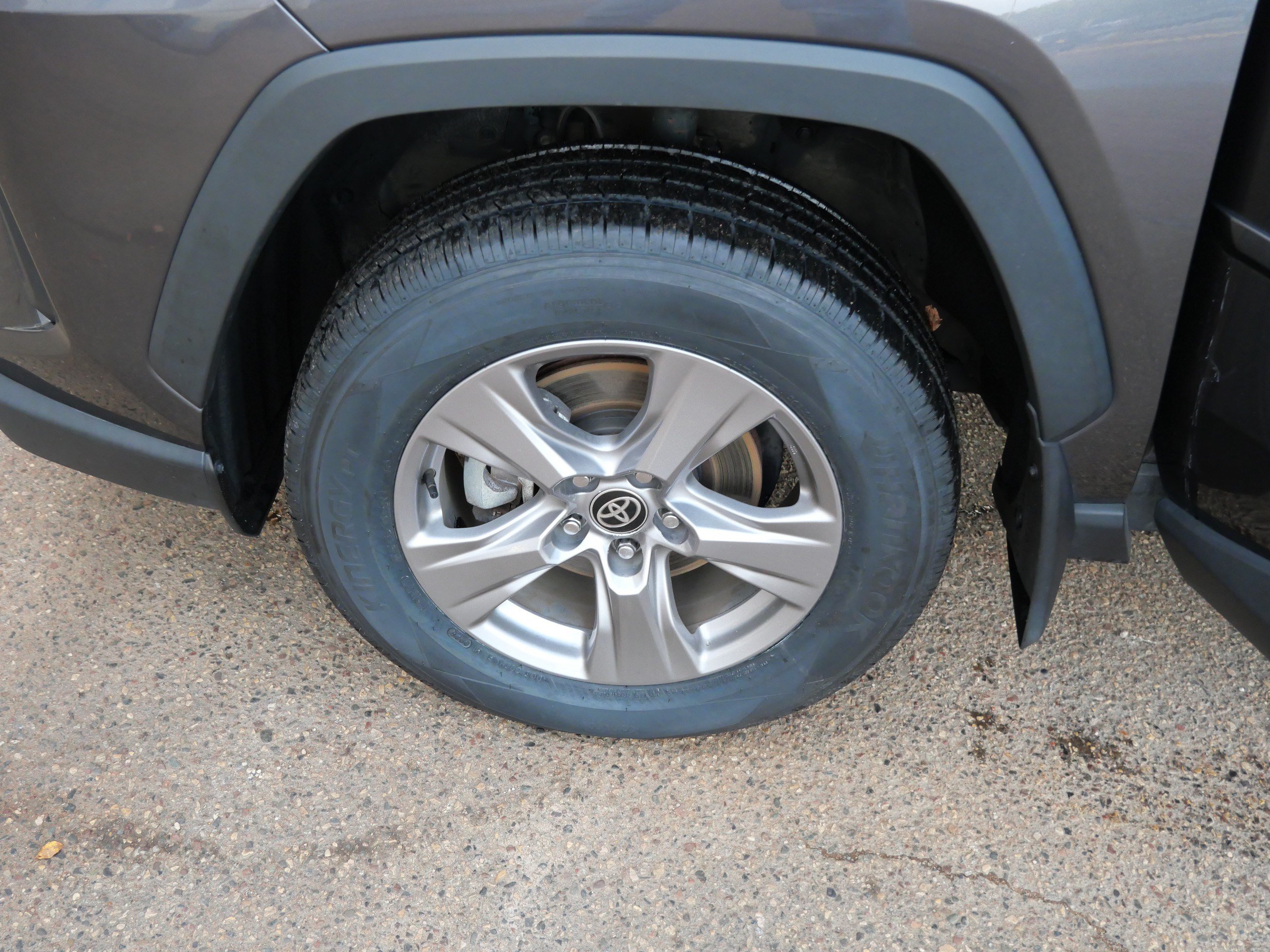 Used 2024 Toyota RAV4 XLE w/ Convenience Package AWD/4WD image 15