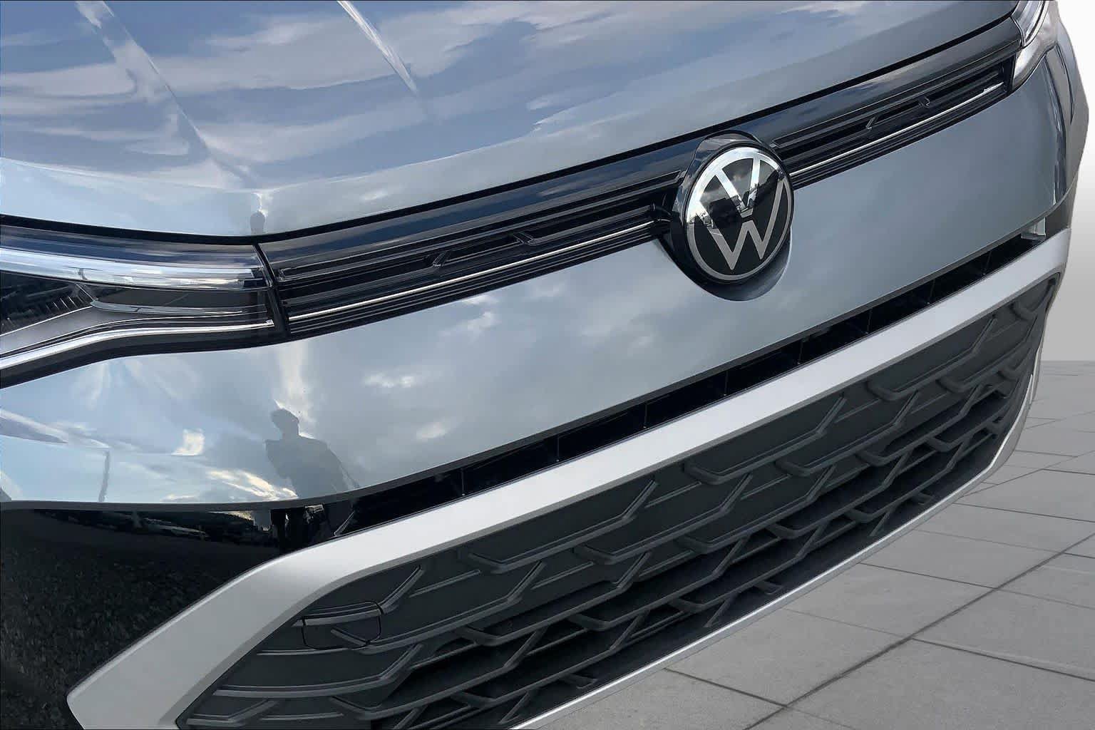 Used 2025 Volkswagen Taos S FWD image 29