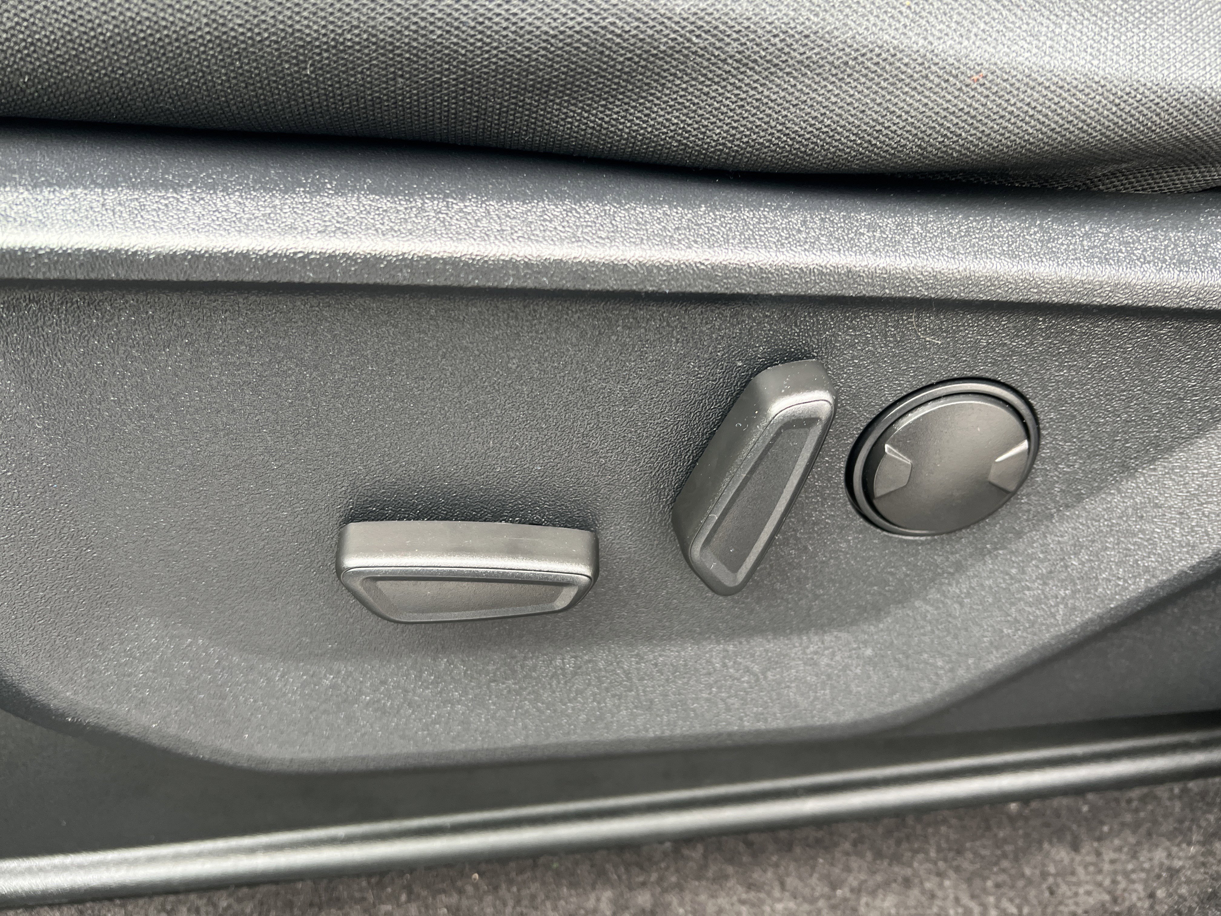 Certified 2022 Ford F150 XLT w/ Equipment Group 302A High image 10