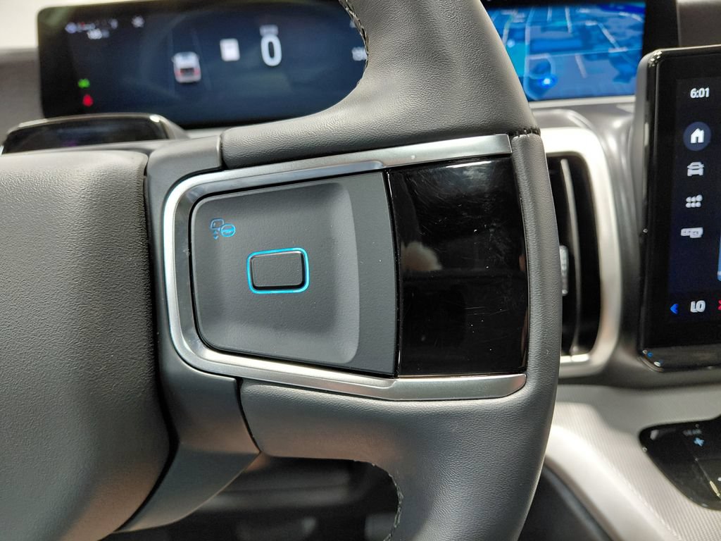 Certified 2025 Ford Expedition Active AWD/4WD image 39