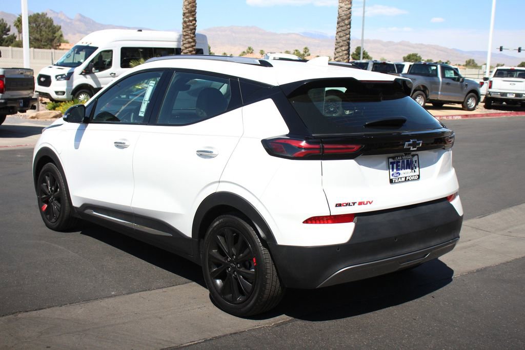 Used 2023 Chevrolet Bolt EUV Premier w/ Sun & Sound Package FWD image 5