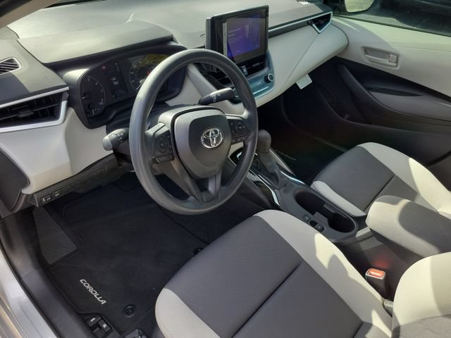 Used 2025 Toyota Corolla LE FWD image 15