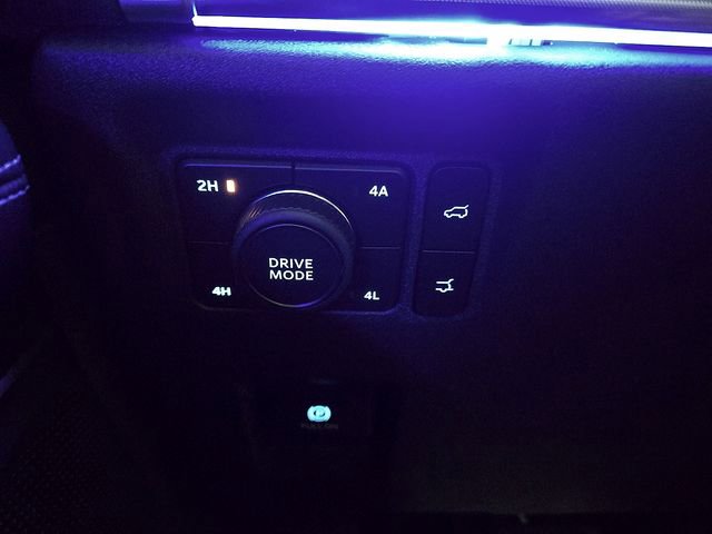 Certified 2025 Ford Expedition Platinum w/ Driver's Package image 25