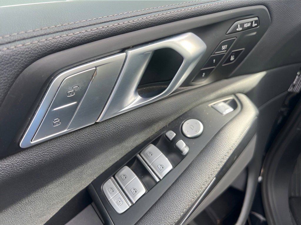 Used 2020 BMW X7 xDrive40i w/ Premium Package AWD/4WD image 25