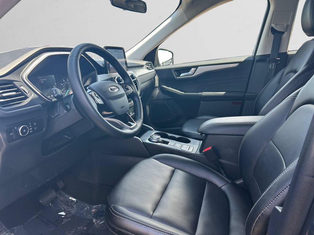 Certified 2022 Ford Escape SEL AWD/4WD image 16