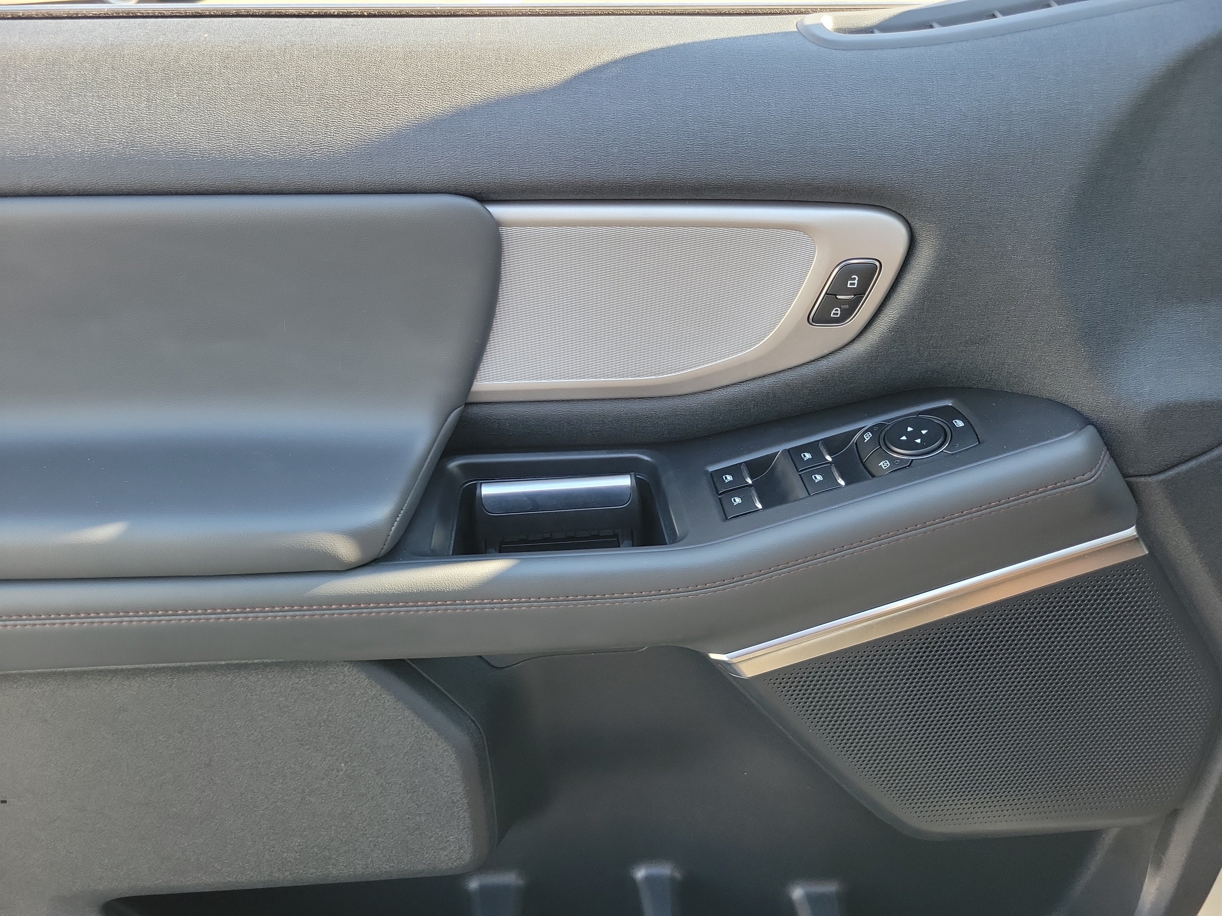 Certified 2025 Ford Expedition Max Active AWD/4WD image 11