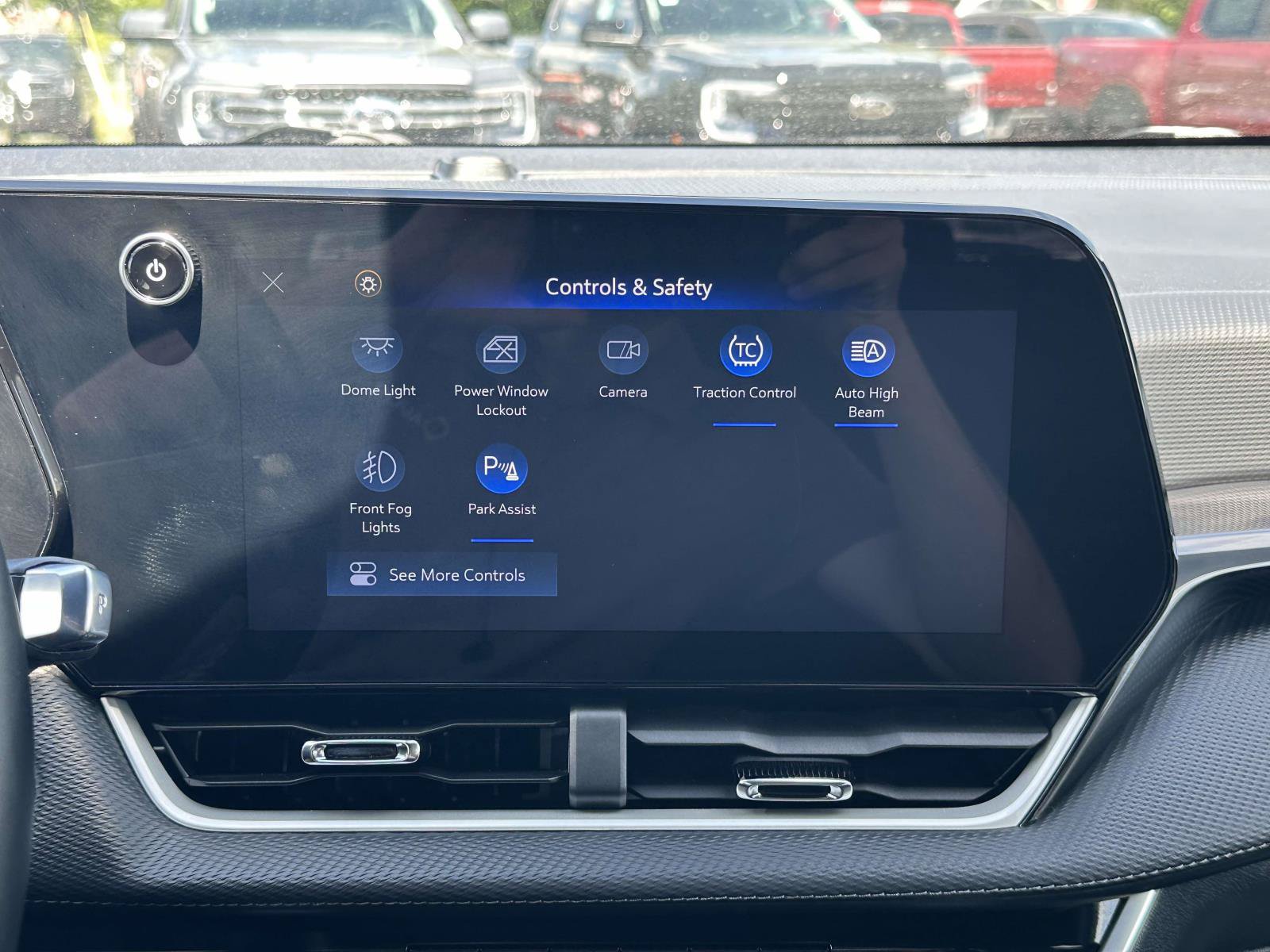 Used 2026 Chevrolet Equinox LT w/ Safety and Technology Package FWD image 11