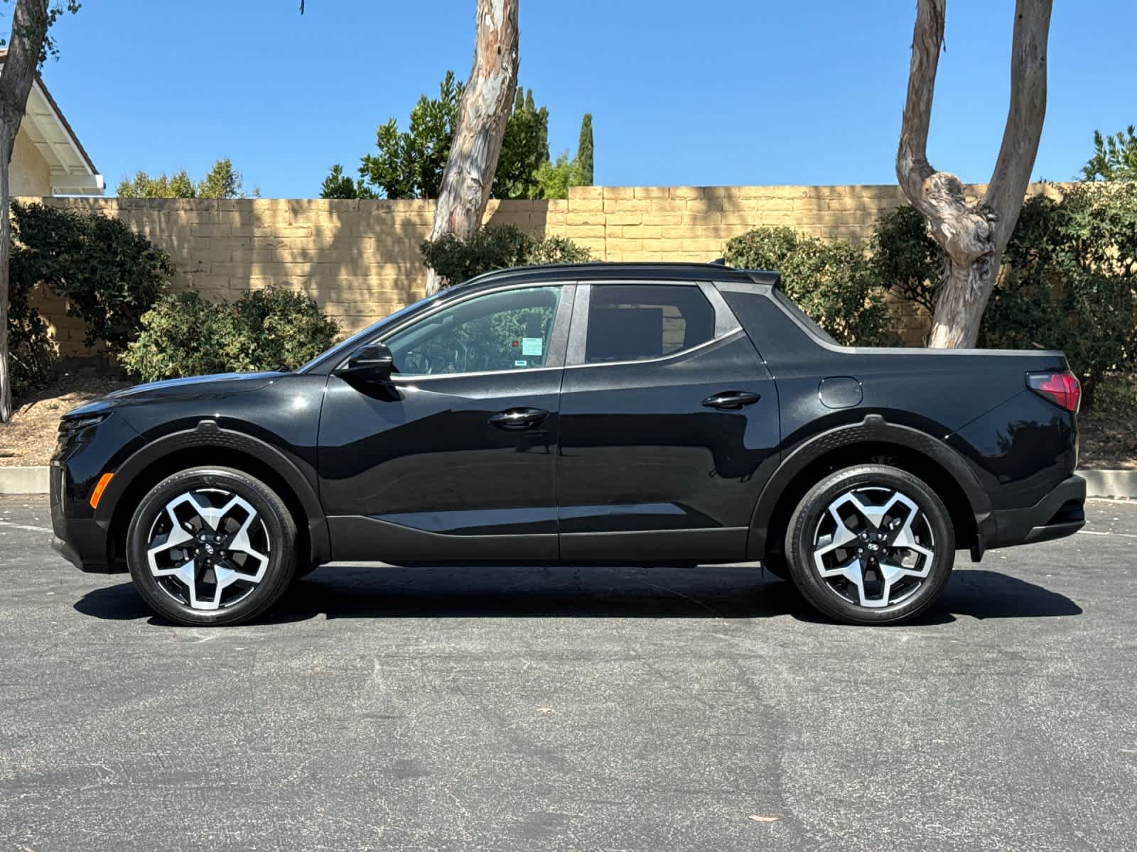 Used 2023 Hyundai Santa Cruz Limited AWD/4WD image 4