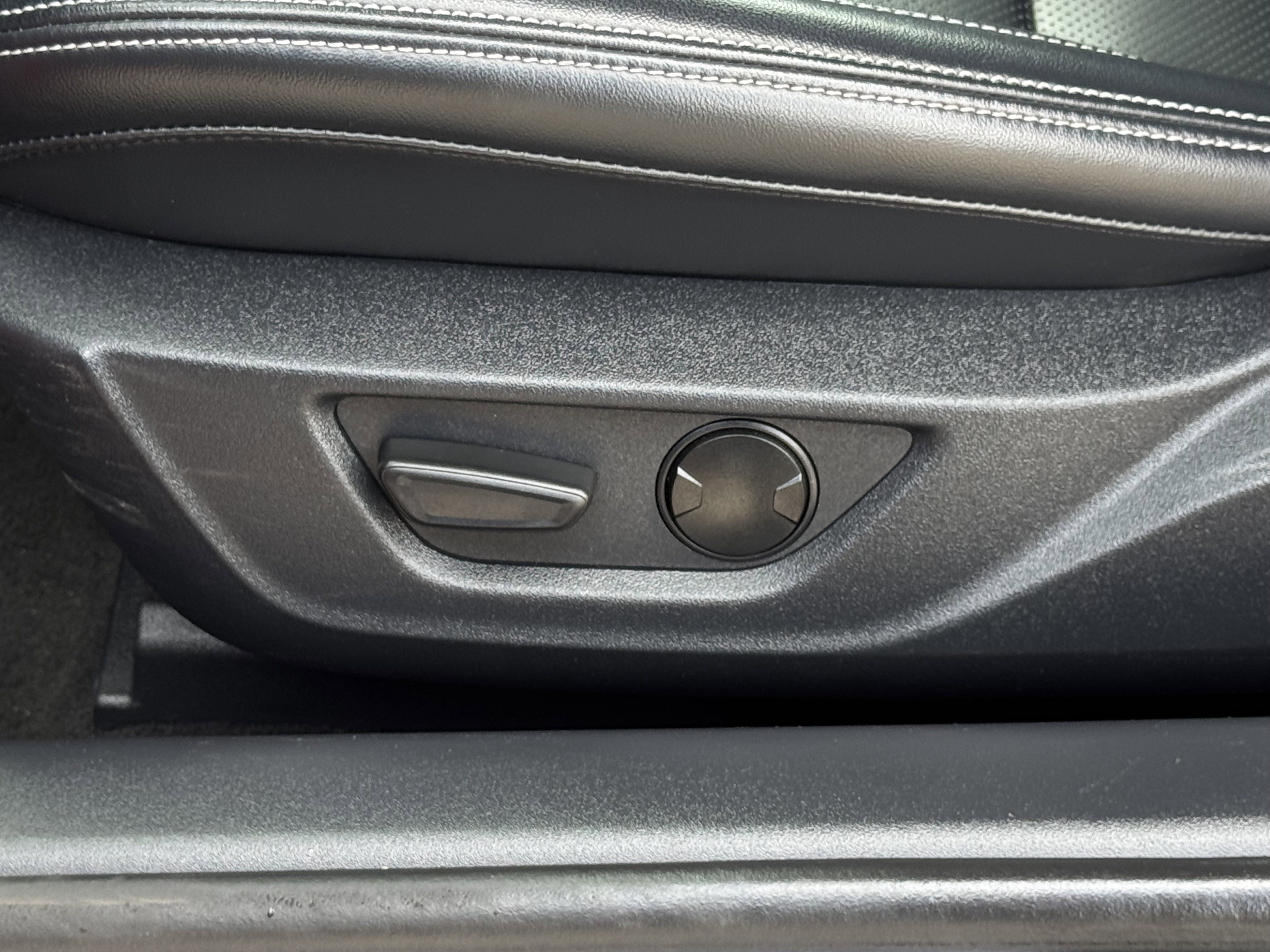 Certified 2024 Ford Mustang Premium image 9