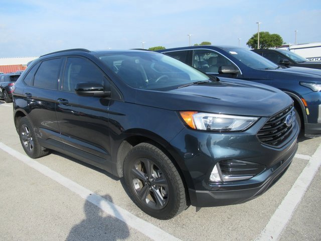 Certified 2023 Ford Edge SEL w/ Sport Appearance Package image 3