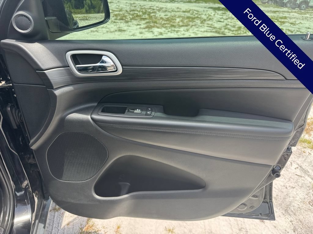 Used 2021 Jeep Grand Cherokee Laredo X AWD/4WD image 21