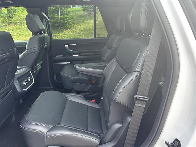 Certified 2025 Ford Expedition Platinum w/ Stealth Appearance Package AWD/4WD image 16