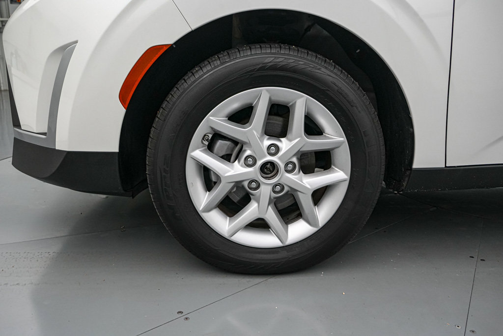 Used 2025 Kia Soul LX w/ LX Technology Package FWD image 10