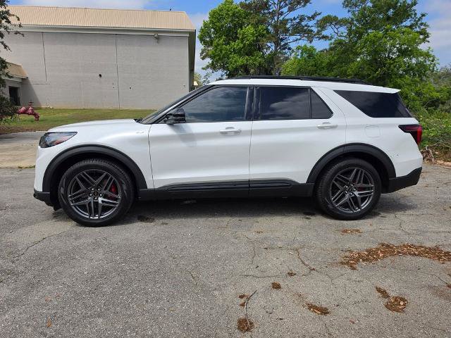 Certified 2025 Ford Explorer ST-Line w/ Premium Package RWD image 22