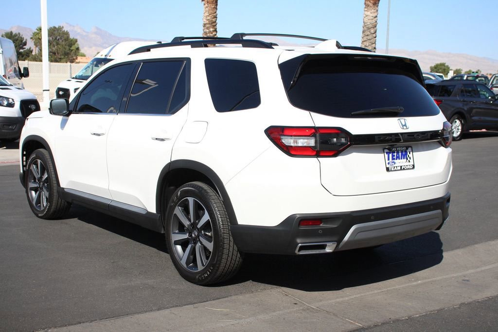 Used 2025 Honda Pilot Touring image 5