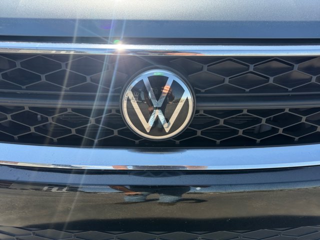 Used 2022 Volkswagen Taos SE w/ Panoramic Sunroof Package AWD/4WD image 23