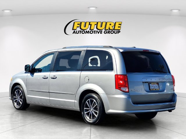 Used 2017 Dodge Grand Caravan SXT FWD image 6