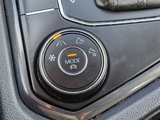 Used 2020 Volkswagen Tiguan S image 24