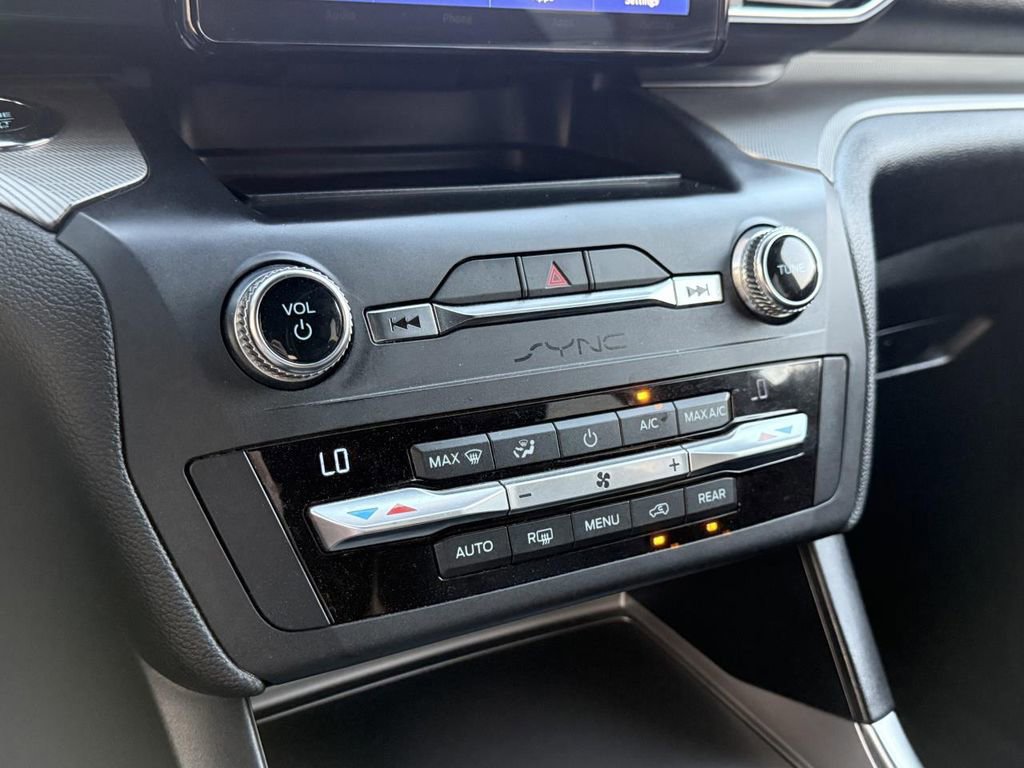 Certified 2020 Ford Explorer XLT w/ Equipment Group 202A image 22