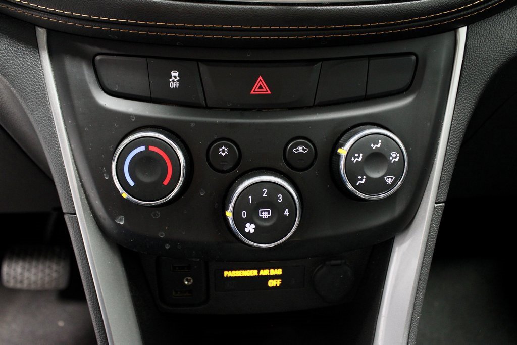 Used 2020 Chevrolet Trax LT w/ Redline Edition image 32