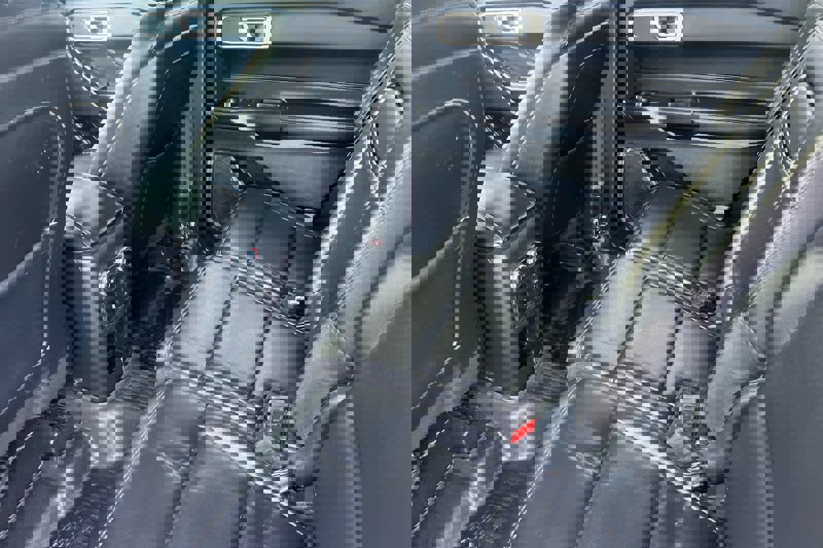 Certified 2020 Ford Explorer XLT w/ Equipment Group 202A image 10