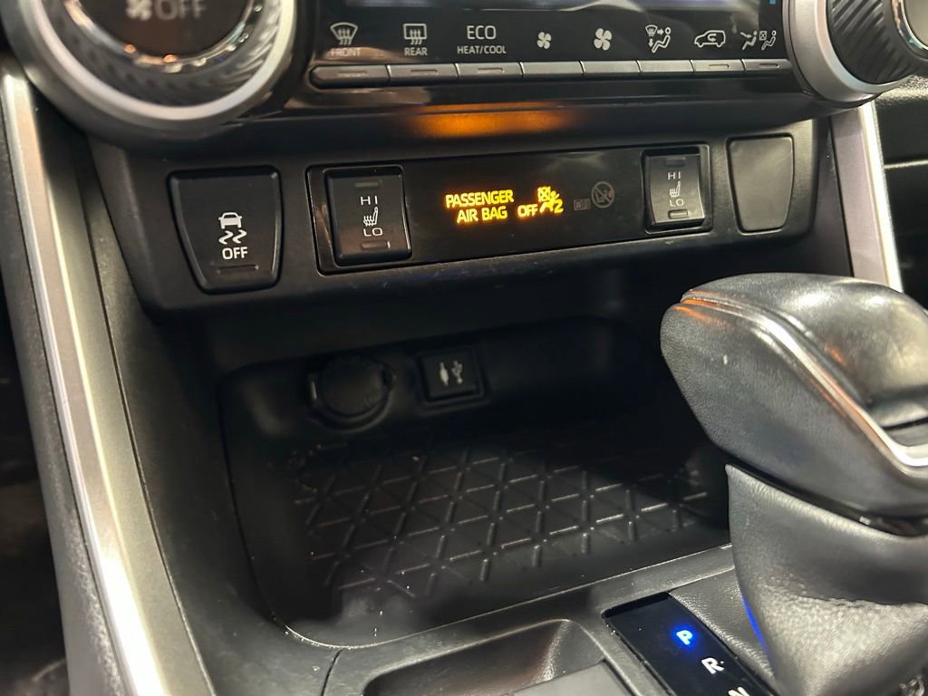 Used 2019 Toyota RAV4 XLE w/ Convenience Package AWD/4WD image 21