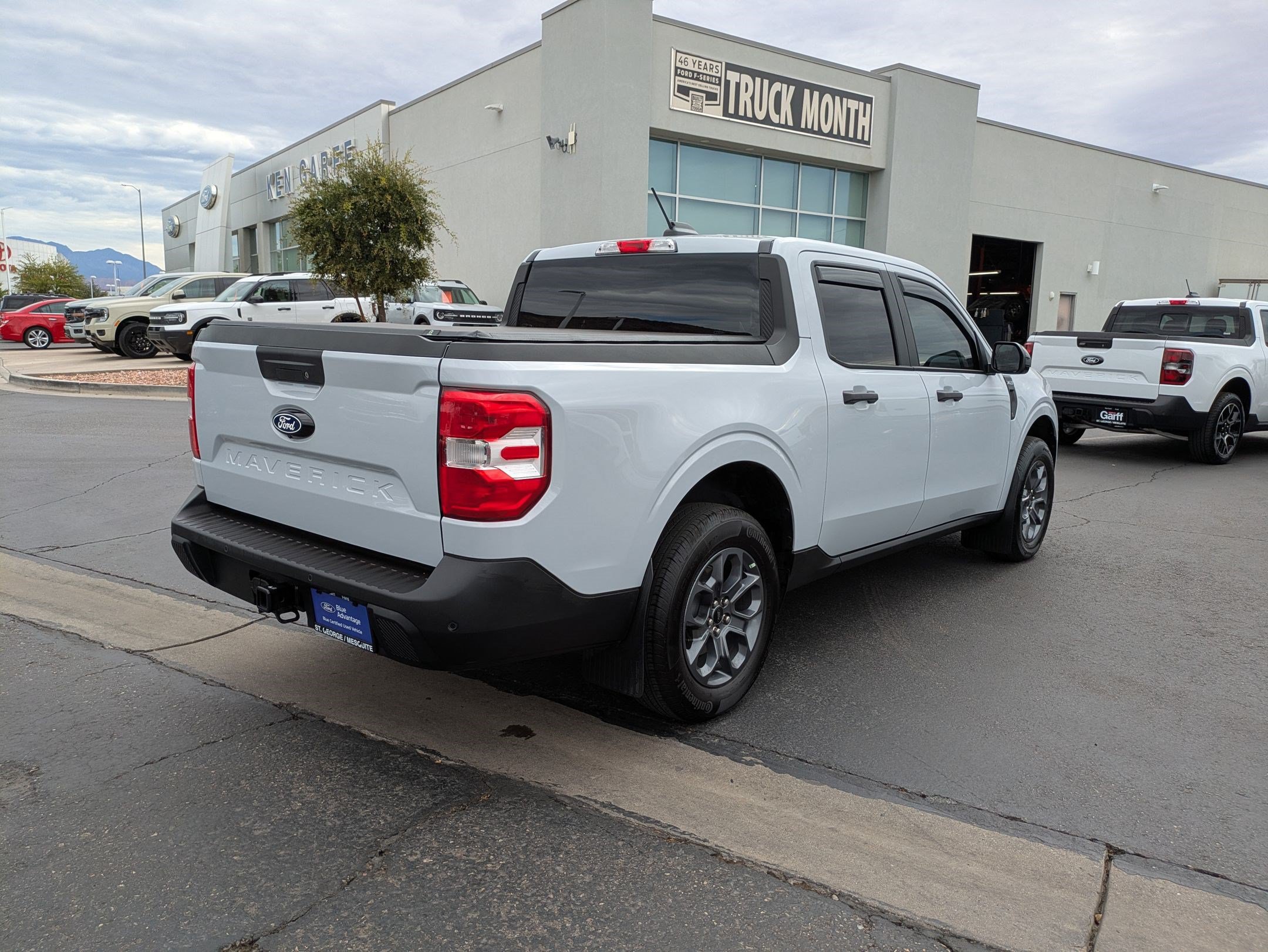 Certified 2025 Ford Maverick XLT w/ XLT Luxury Package AWD/4WD image 4