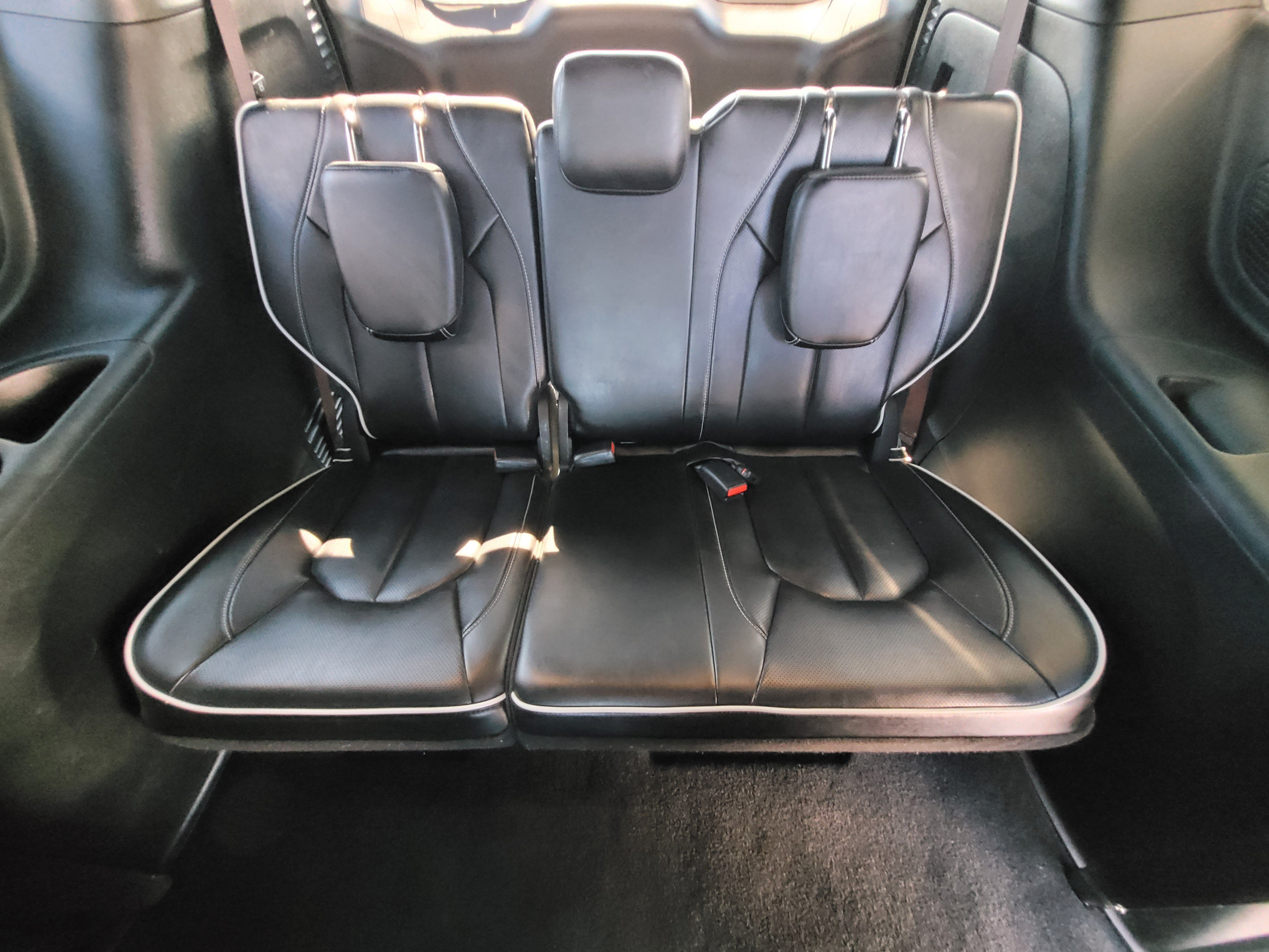 Used 2025 Chrysler Pacifica Limited FWD image 16