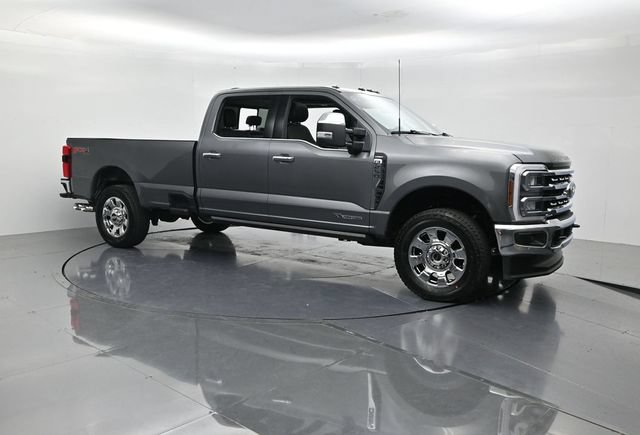 Certified 2025 Ford F250 Lariat w/ Lariat Ultimate Package AWD/4WD image 3