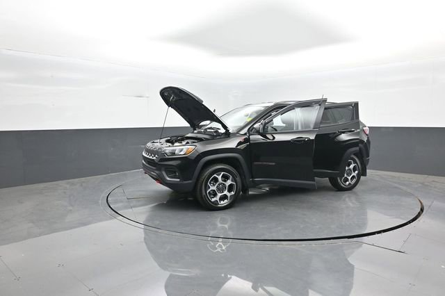 Used 2022 Jeep Compass Trailhawk w/ Trailhawk Convenience Group AWD/4WD image 43