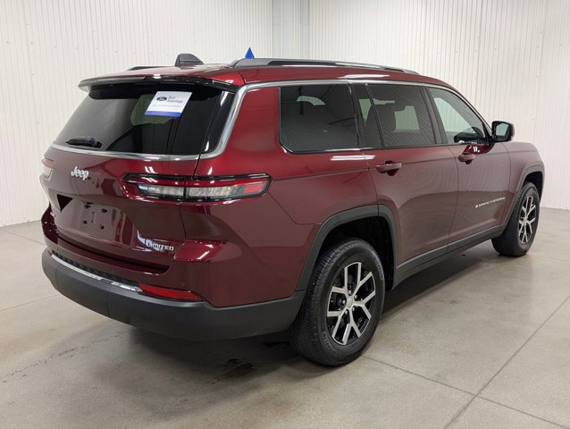Used 2024 Jeep Grand Cherokee L Limited image 6