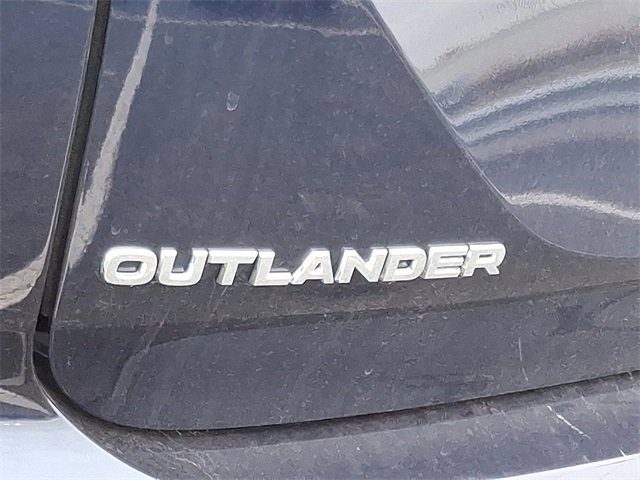 Used 2025 Mitsubishi Outlander SE image 33