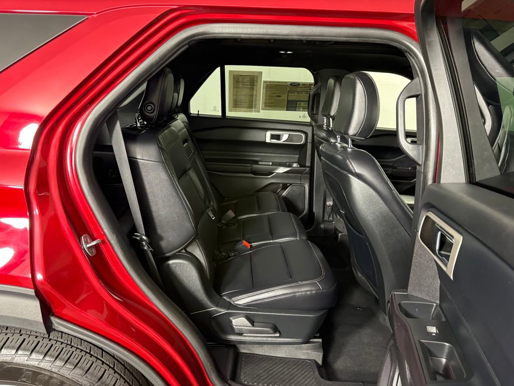Certified 2020 Ford Explorer XLT w/ Equipment Group 202A AWD/4WD image 37