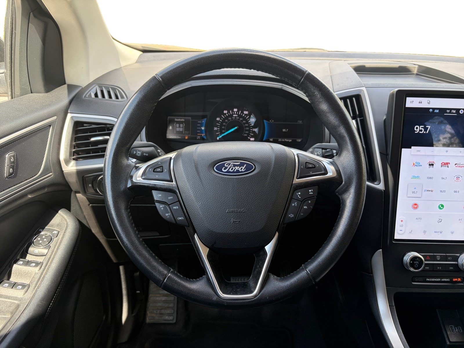 Certified 2024 Ford Edge SEL w/ Convenience Package AWD/4WD image 13