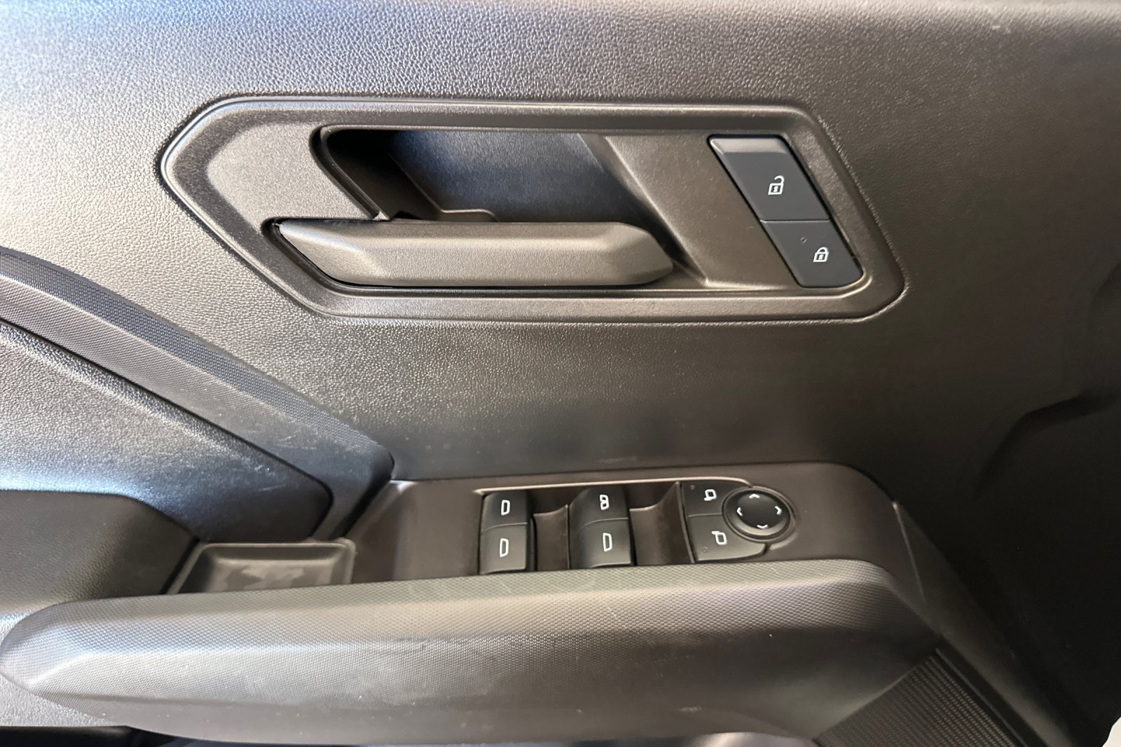 Used 2024 Chevrolet Colorado Trail Boss w/ Advanced Trailering Package AWD/4WD image 10