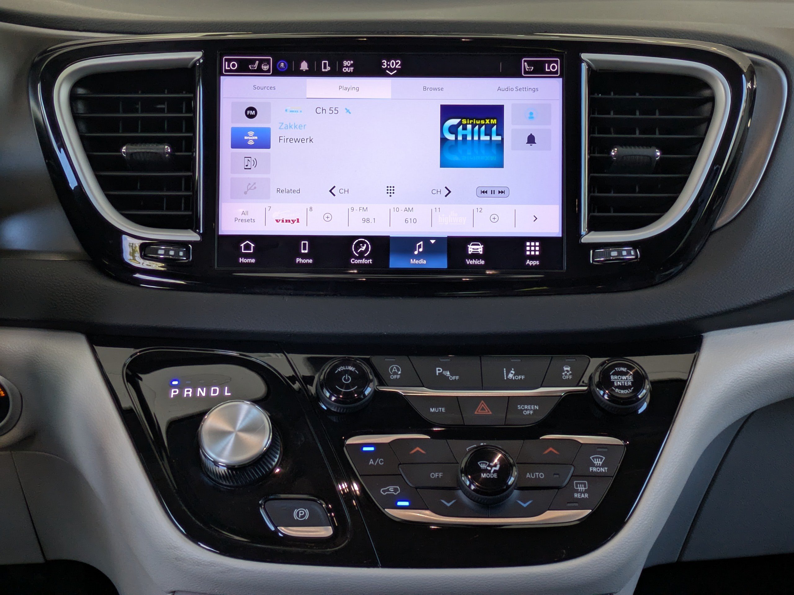 Used 2023 Chrysler Pacifica Touring-L FWD image 20