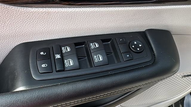 Used 2022 Chrysler Pacifica Limited image 17