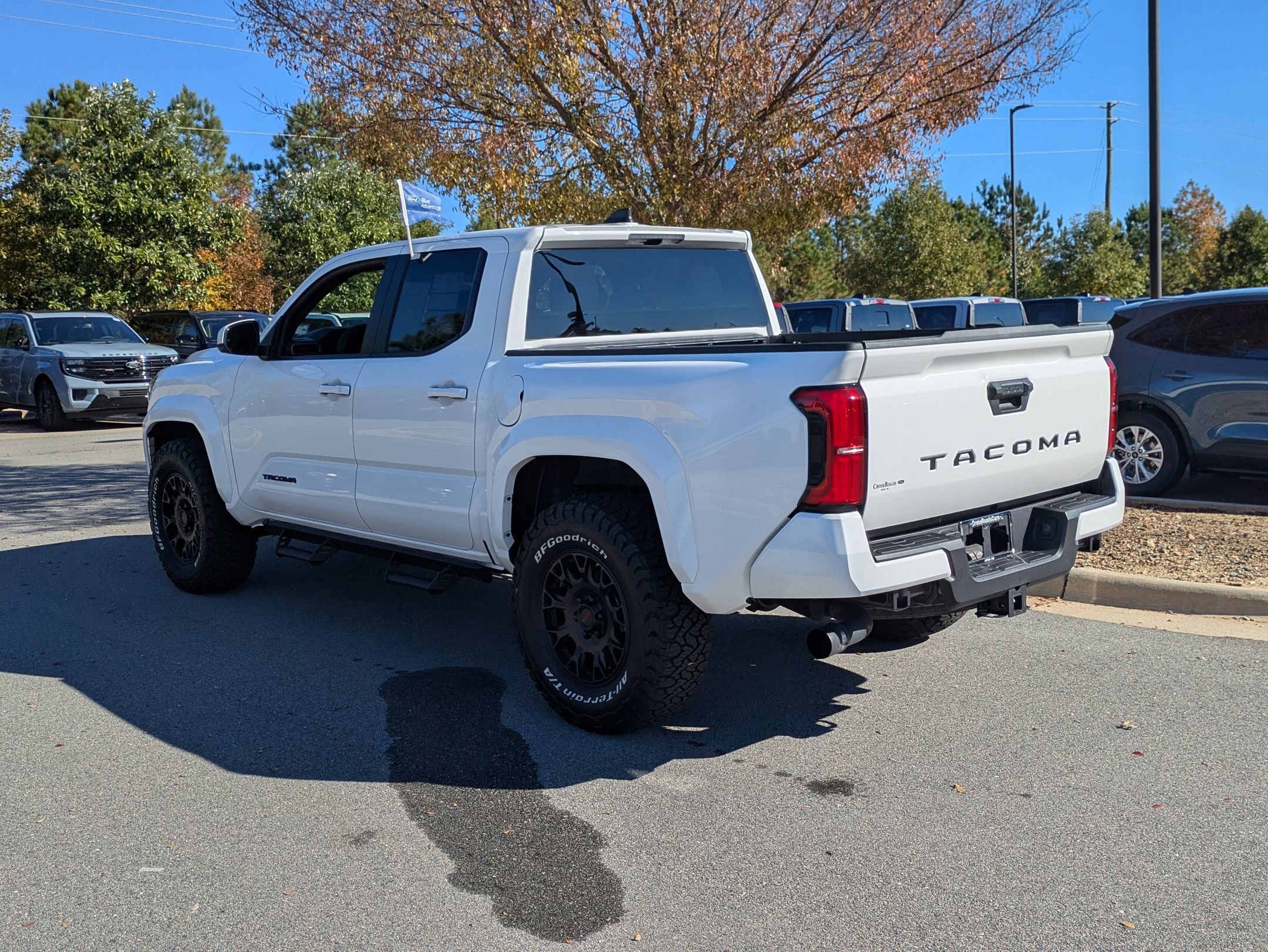 Used 2025 Toyota Tacoma TRD Sport image 4