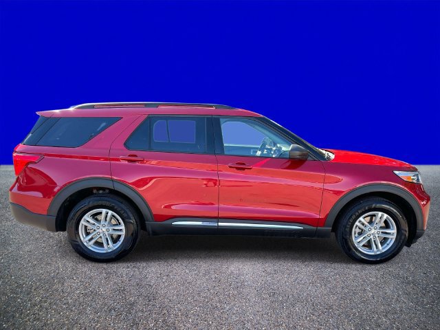 Certified 2023 Ford Explorer XLT w/ Equipment Group 202A AWD/4WD image 2