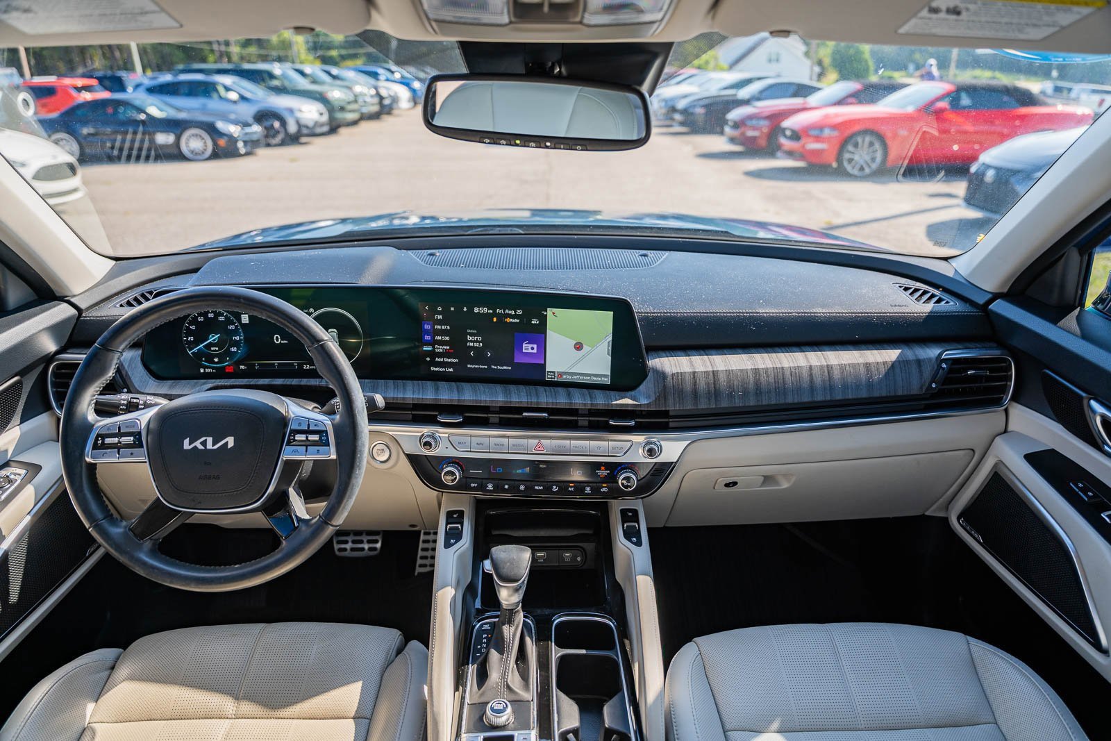 Used 2024 Kia Telluride SX w/ Towing Package image 21