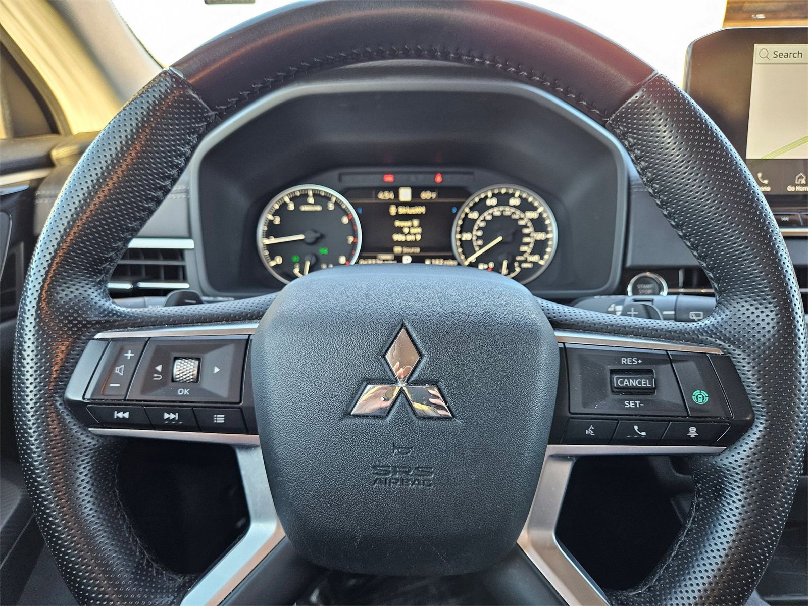 Used 2023 Mitsubishi Outlander SE image 21